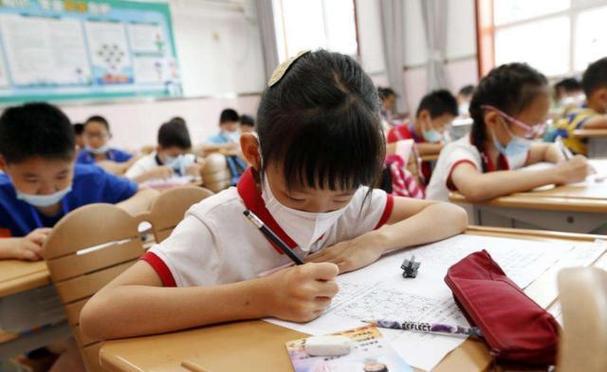 九游会J9 J9九游会新通知！9年义务教育中小学生上学时间或被调整有望于9月初实行(图3)