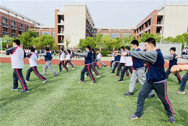 九游会J9 J9九游会早晨先上“体育课”再上文化课？上海多所中小学已实施多年(图4)