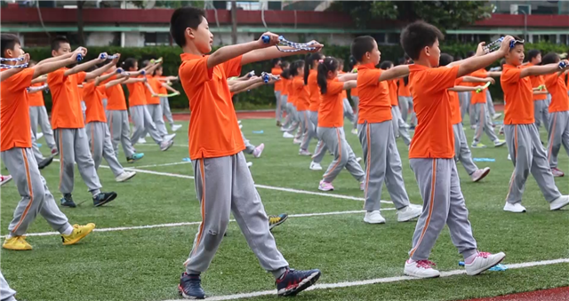 九游会J9 J9九游会早晨先上“体育课”再上文化课？上海多所中小学已实施多年(图5)