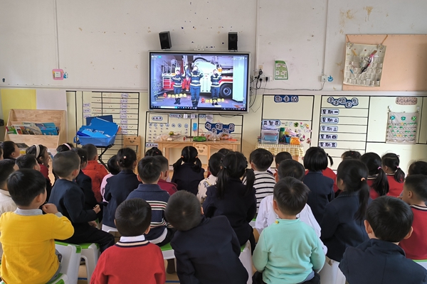 贛九游会J9 J9九游会州市龙南消防救援大队组织全市中小学生