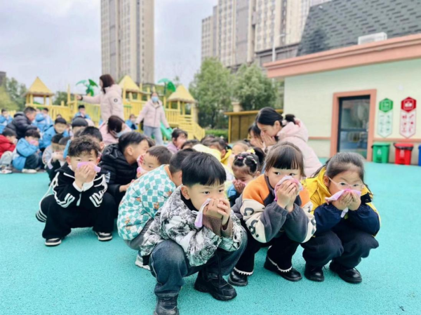 九游会J9 J9九游会知危险 会避险合肥市宿州路幼儿园湖畔分园开展中小学生安全教育日系列活动(图4)