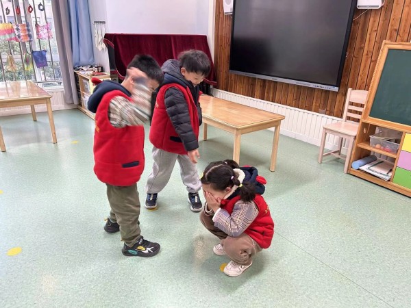 J9九游会 九游会J9合肥市双岗幼儿园逍然居分园开展全国中小学生安全教育日系列活动(图6)