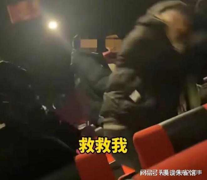 J9九游会 九游会J9女子餐馆呵斥尖叫男孩被家长怒扇耳光挨打女子：已给小孩道歉(图19)