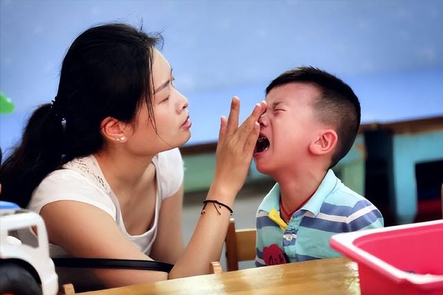 九游会J9 J9九游会儿童教育专家：孩子不满3岁尽量别送去幼儿园3点危害值得警惕(图3)