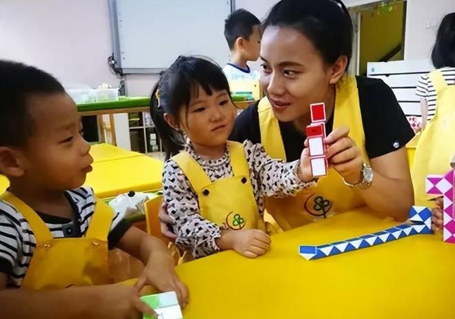 幼儿九游会J9 J9九游会园关停潮来临后17万幼儿教师寻出路抱怨无用活下去更重要(图8)