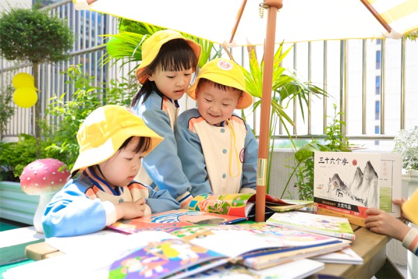 九游会J9 J9九游会合肥市长江路幼儿园教育集团淮北路分园：露个营 看本书(图2)