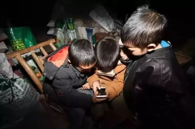J9九游会 九游会J9穷人的孩子当真早当家吗？(图5)